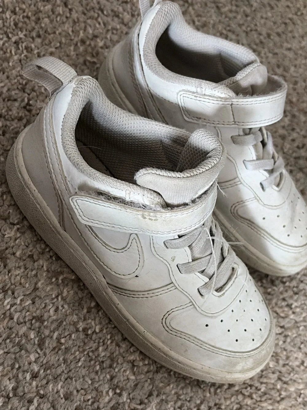 Toddler Nike tennis shoes